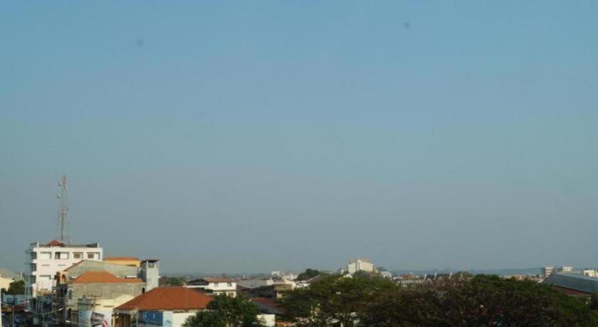 Seng Aroun Hotel Pakse Exterior photo
